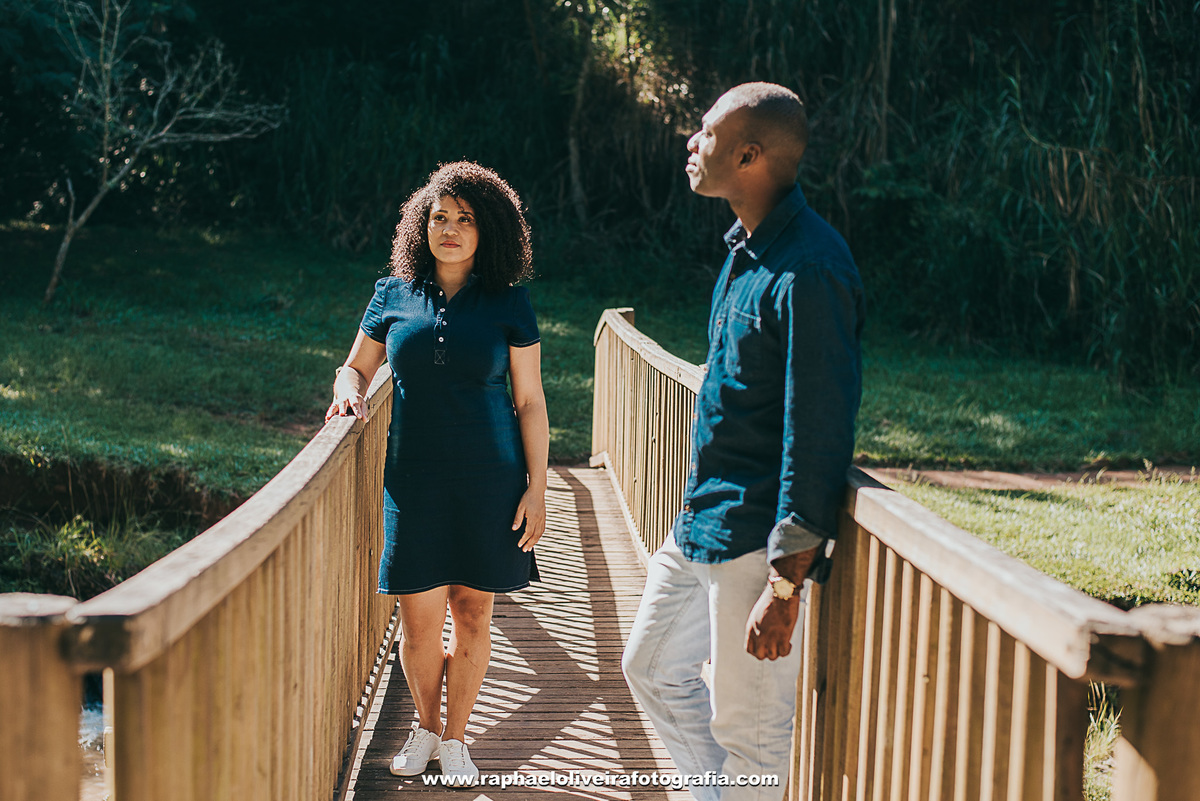 Ensaio pré casamento da Patricia com o Daniel realizado e brotas e registrado por raphael oliveira fotografia - fotografo de casamento e familia - fotografo de ensaio e gestante - lugares para ensaio pré casamento - raphael oliveira - ideias  pre casament