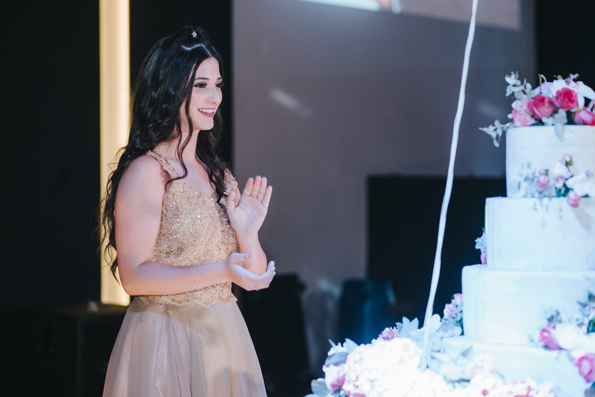 Festa de 15 anos, festa de debutante, aniversário de 15 anos, vestido de debutante, anel de debutante, dia de princesa, debutante, festa de aniversário, ensaio de debutante, fotografo de debutante, inspiração para festa de 15 ano, raphael oliveira.