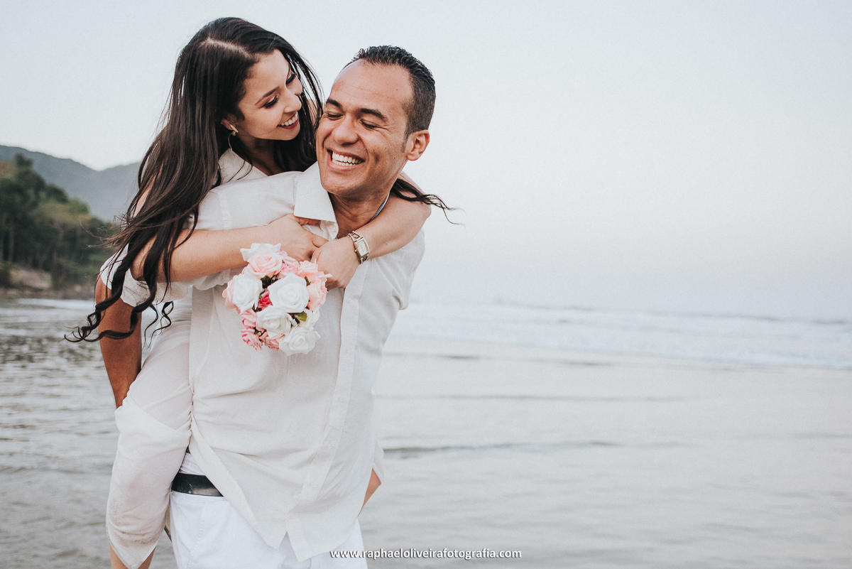 Ensaio pré-casamento - ensaio de casal - casamento pirapora do bom jesus -morro do capuava - ensaio de casal - inspiração para ensaio fotografico - casamento - fotos de ensaio - casamento no campo - raphael oliveira fotografia - fotografo de casamentos