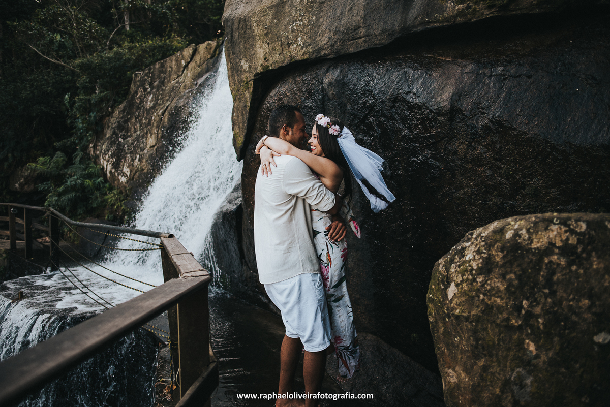 Ensaio pré-casamento - ensaio de casal na praia - ensaio de casal - inspiração para ensaio fotografico - casamento - fotos de ensaio - casamento no campo - raphael oliveira fotografia - fotografo de casamentos