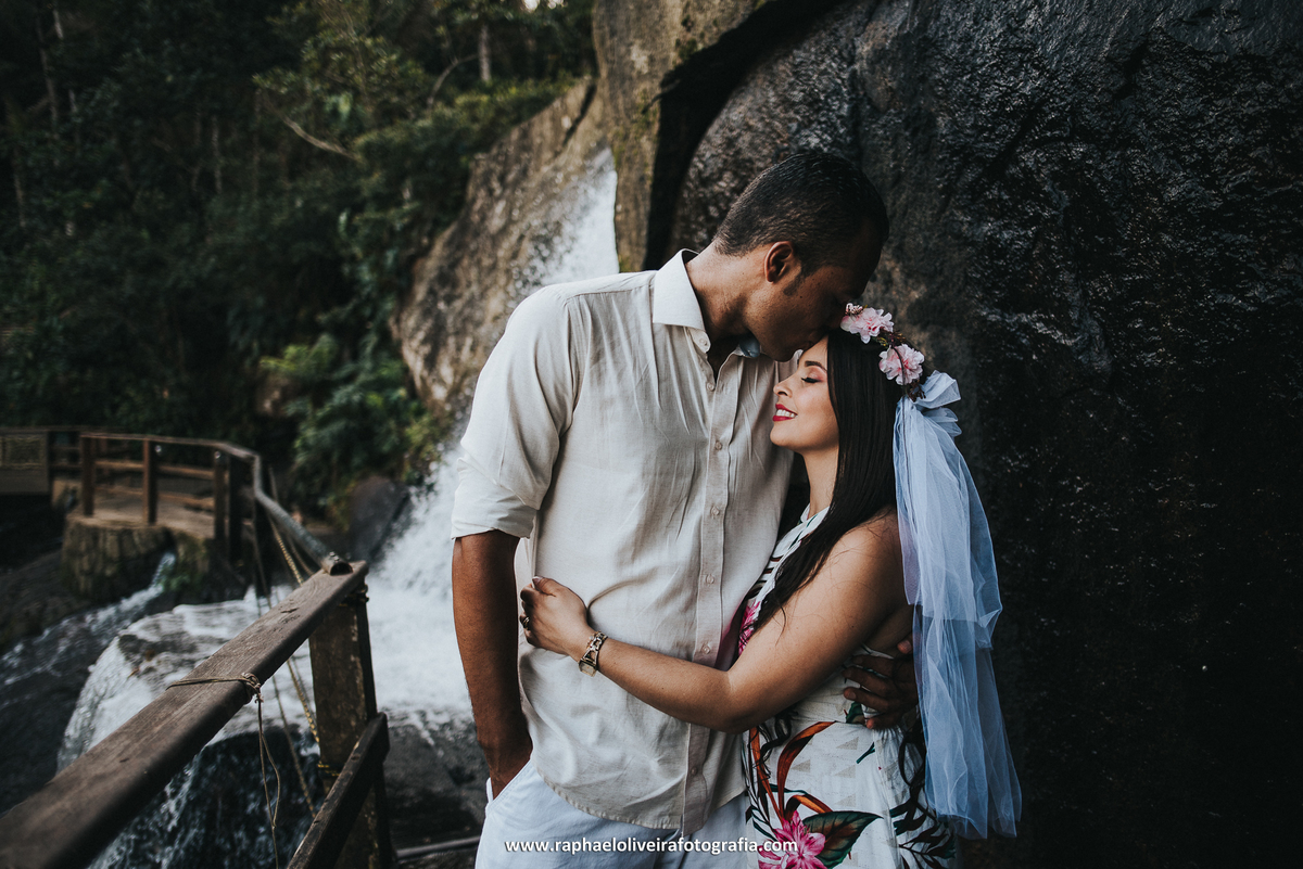 Ensaio pré-casamento - ensaio de casal na praia - ensaio de casal - inspiração para ensaio fotografico - casamento - fotos de ensaio - casamento no campo - raphael oliveira fotografia - fotografo de casamentos