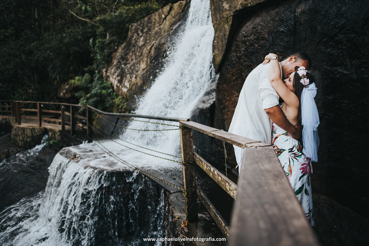 Ensaio pré-casamento - ensaio de casal na praia - ensaio de casal - inspiração para ensaio fotografico - casamento - fotos de ensaio - casamento no campo - raphael oliveira fotografia - fotografo de casamentos