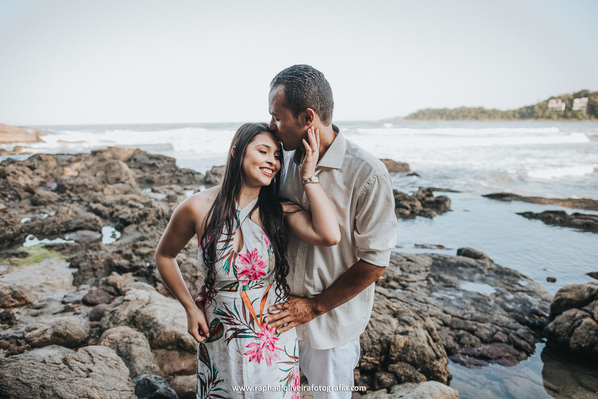 Ensaio pré-casamento - ensaio de casal na praia - ensaio de casal - inspiração para ensaio fotografico - casamento - fotos de ensaio - casamento no campo - raphael oliveira fotografia - fotografo de casamentos
