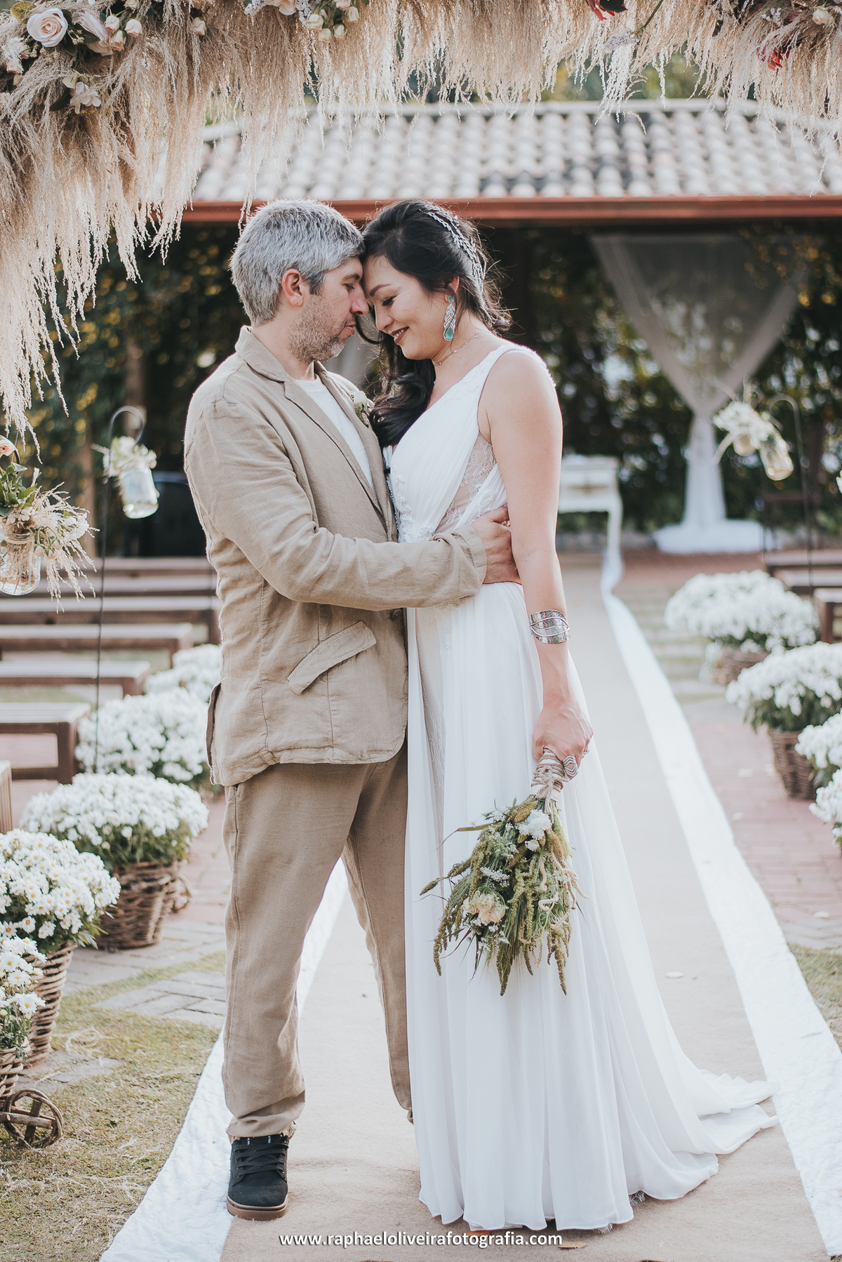 Casamento-tatiana-diogo-espaço-evergreen-cotia-sp-raphael-oliveira-fotografia-ensaio-vestido de noiva-espaço para casamento- fotografo itinerante-decoração de casamento- raphael oliveira fotografia-ensaio pré-casamento