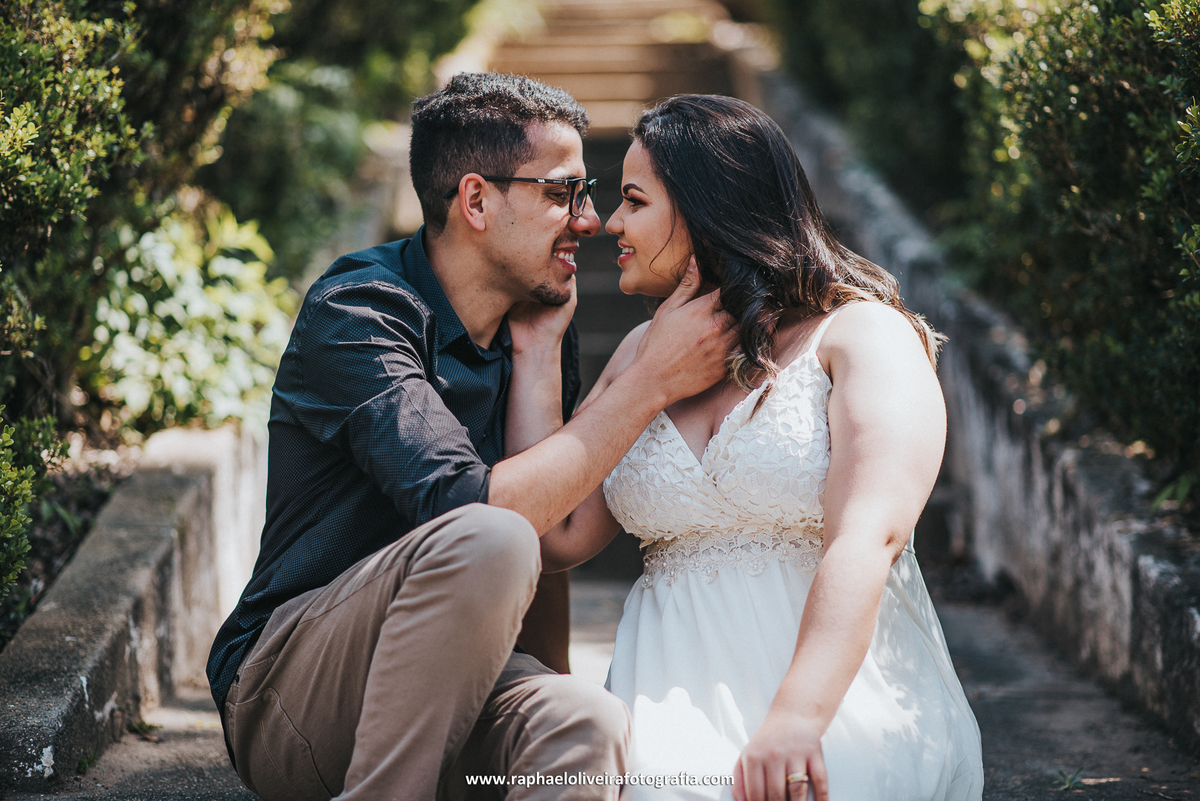 Ensaio pré-casamento - ensaio de casal no campo - ensaio de casal - inspiração para ensaio fotografico - casamento - fotos de ensaio - casamento no campo - raphael oliveira fotografia - fotografo de casamentos