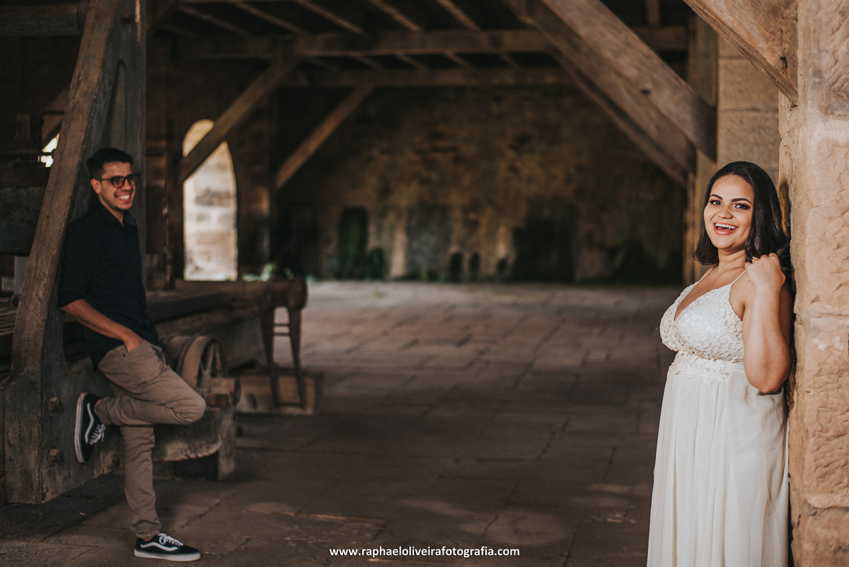 Ensaio pré-casamento - ensaio de casal no campo - ensaio de casal - inspiração para ensaio fotografico - casamento - fotos de ensaio - casamento no campo - raphael oliveira fotografia - fotografo de casamentos