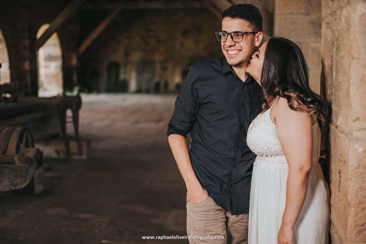 Ensaio pré-casamento - ensaio de casal no campo - ensaio de casal - inspiração para ensaio fotografico - casamento - fotos de ensaio - casamento no campo - raphael oliveira fotografia - fotografo de casamentos