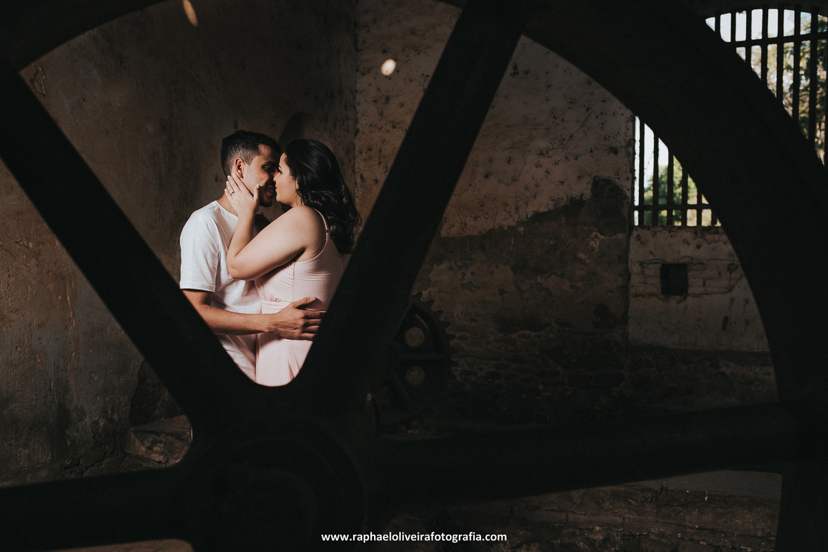 Ensaio pré-casamento - ensaio de casal no campo - ensaio de casal - inspiração para ensaio fotografico - casamento - fotos de ensaio - casamento no campo - raphael oliveira fotografia - fotografo de casamentos