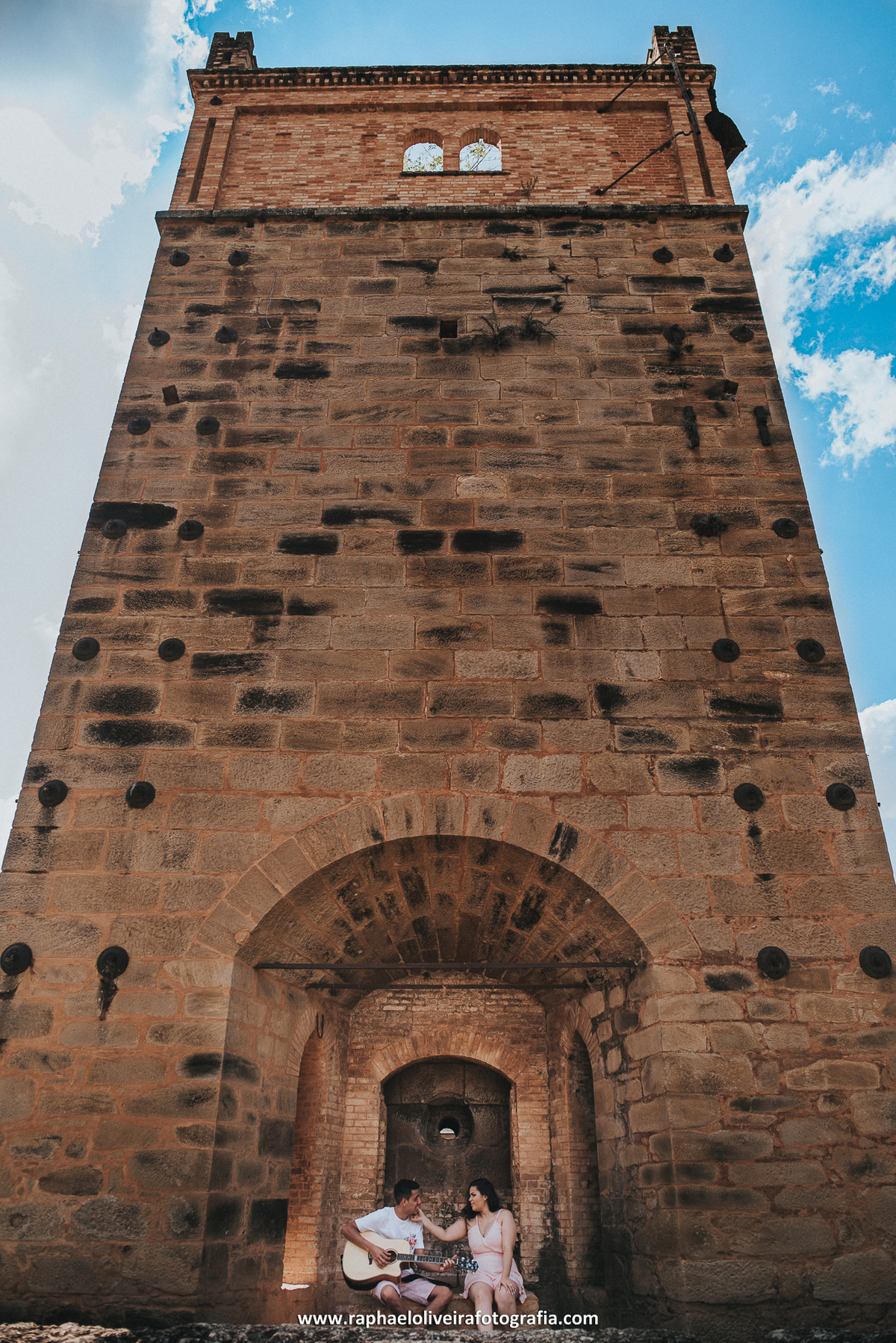 Ensaio pré-casamento - ensaio de casal no campo - ensaio de casal - inspiração para ensaio fotografico - casamento - fotos de ensaio - casamento no campo - raphael oliveira fotografia - fotografo de casamentos