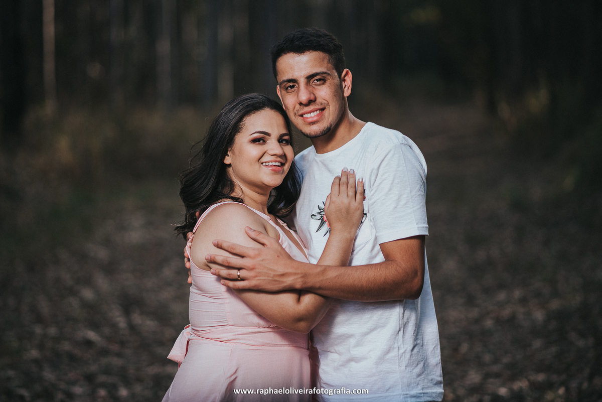 Ensaio pré-casamento - ensaio de casal no campo - ensaio de casal - inspiração para ensaio fotografico - casamento - fotos de ensaio - casamento no campo - raphael oliveira fotografia - fotografo de casamentos
