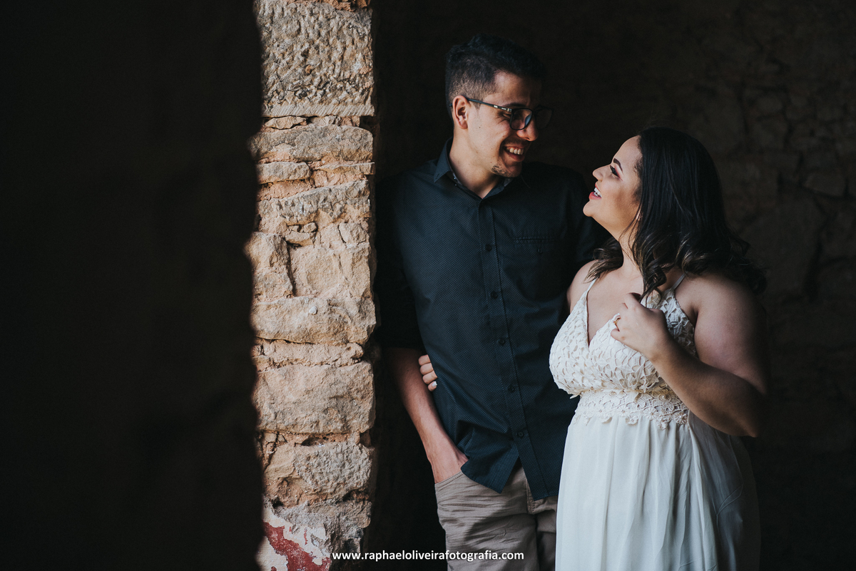 Ensaio pré-casamento - ensaio de casal no campo - ensaio de casal - inspiração para ensaio fotografico - casamento - fotos de ensaio - casamento no campo - raphael oliveira fotografia - fotografo de casamentos