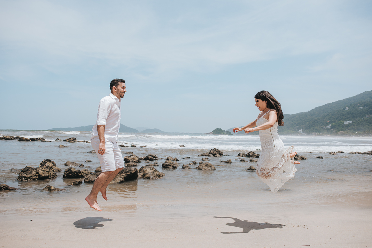 Ensaio de casal, ensaio pré casamento, ensaio de casal na praia, ensaio na praia, inspiração para ensaio pre casamento, praia, raphael oliveira fotografia, casamentos, inspiração de casamento, raphael oliveira, fotografo de casamento em são paulo.