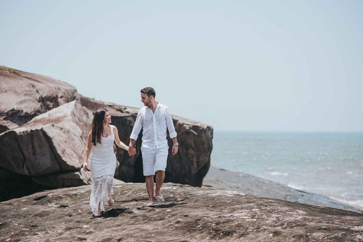 Ensaio de casal, ensaio pré casamento, ensaio de casal na praia, ensaio na praia, inspiração para ensaio pre casamento, praia, raphael oliveira fotografia, casamentos, inspiração de casamento, raphael oliveira, fotografo de casamento em são paulo.