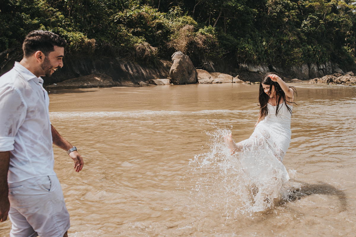 Ensaio de casal, ensaio pré casamento, ensaio de casal na praia, ensaio na praia, inspiração para ensaio pre casamento, praia, raphael oliveira fotografia, casamentos, inspiração de casamento, raphael oliveira, fotografo de casamento em são paulo.