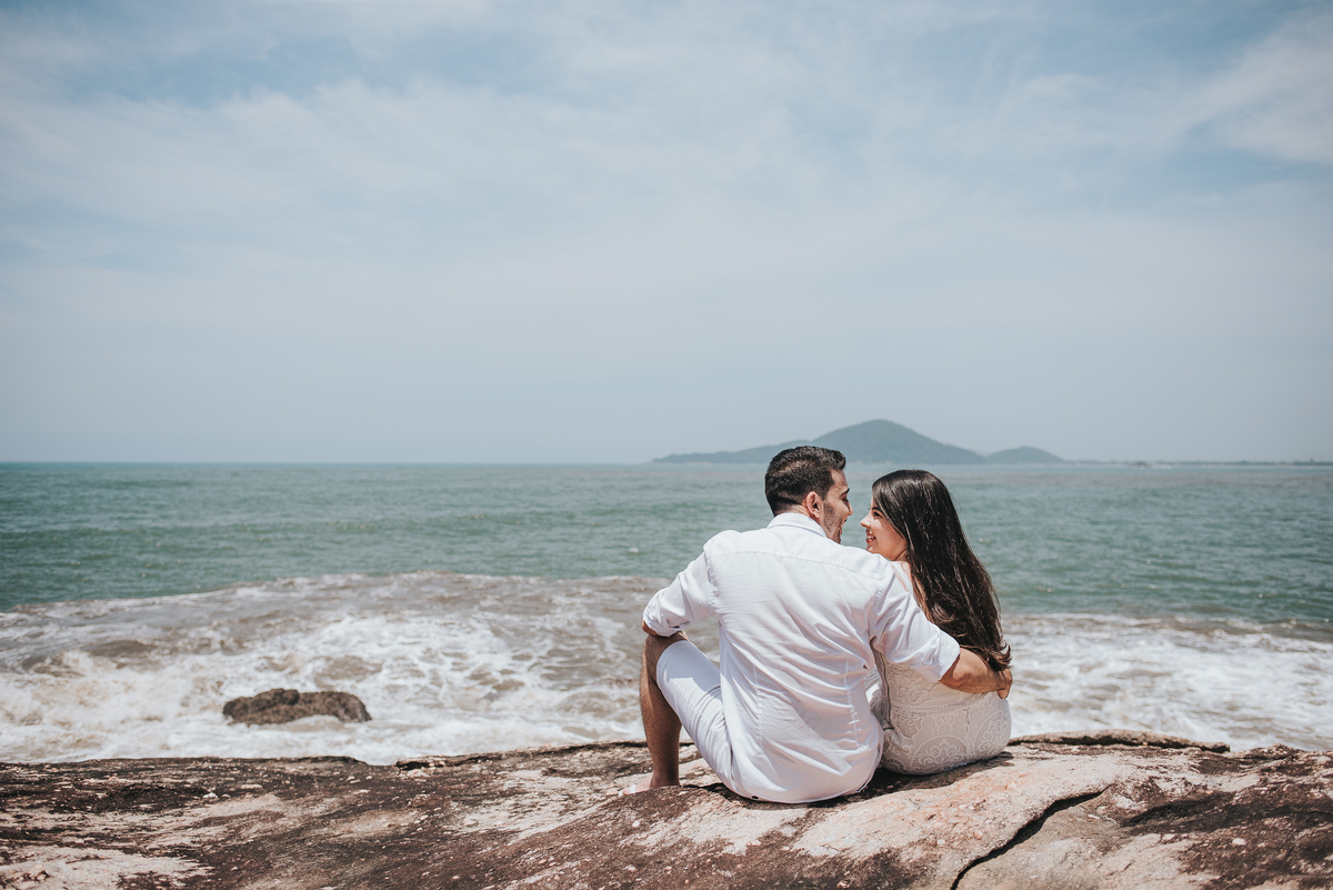 Ensaio de casal, ensaio pré casamento, ensaio de casal na praia, ensaio na praia, inspiração para ensaio pre casamento, praia, raphael oliveira fotografia, casamentos, inspiração de casamento, raphael oliveira, fotografo de casamento em são paulo.