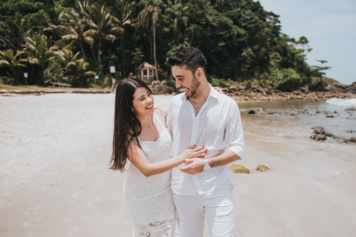 Ensaio de casal, ensaio pré casamento, ensaio de casal na praia, ensaio na praia, inspiração para ensaio pre casamento, praia, raphael oliveira fotografia, casamentos, inspiração de casamento, raphael oliveira, fotografo de casamento em são paulo.
