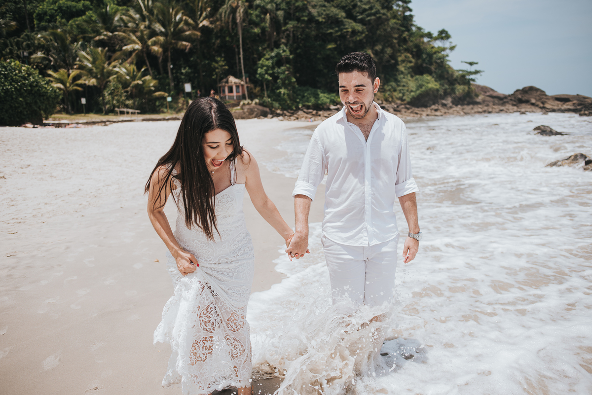 Ensaio de casal, ensaio pré casamento, ensaio de casal na praia, ensaio na praia, inspiração para ensaio pre casamento, praia, raphael oliveira fotografia, casamentos, inspiração de casamento, raphael oliveira, fotografo de casamento em são paulo.