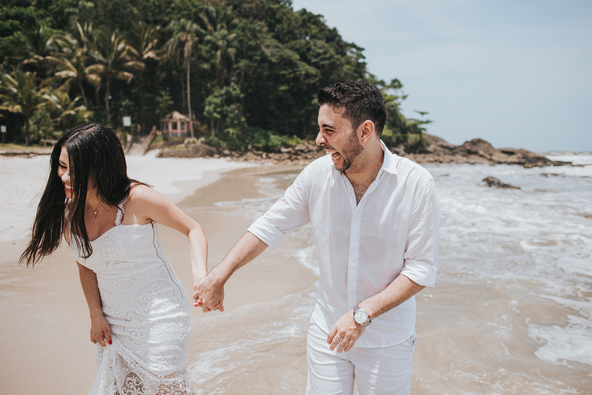 Ensaio de casal, ensaio pré casamento, ensaio de casal na praia, ensaio na praia, inspiração para ensaio pre casamento, praia, raphael oliveira fotografia, casamentos, inspiração de casamento, raphael oliveira, fotografo de casamento em são paulo.