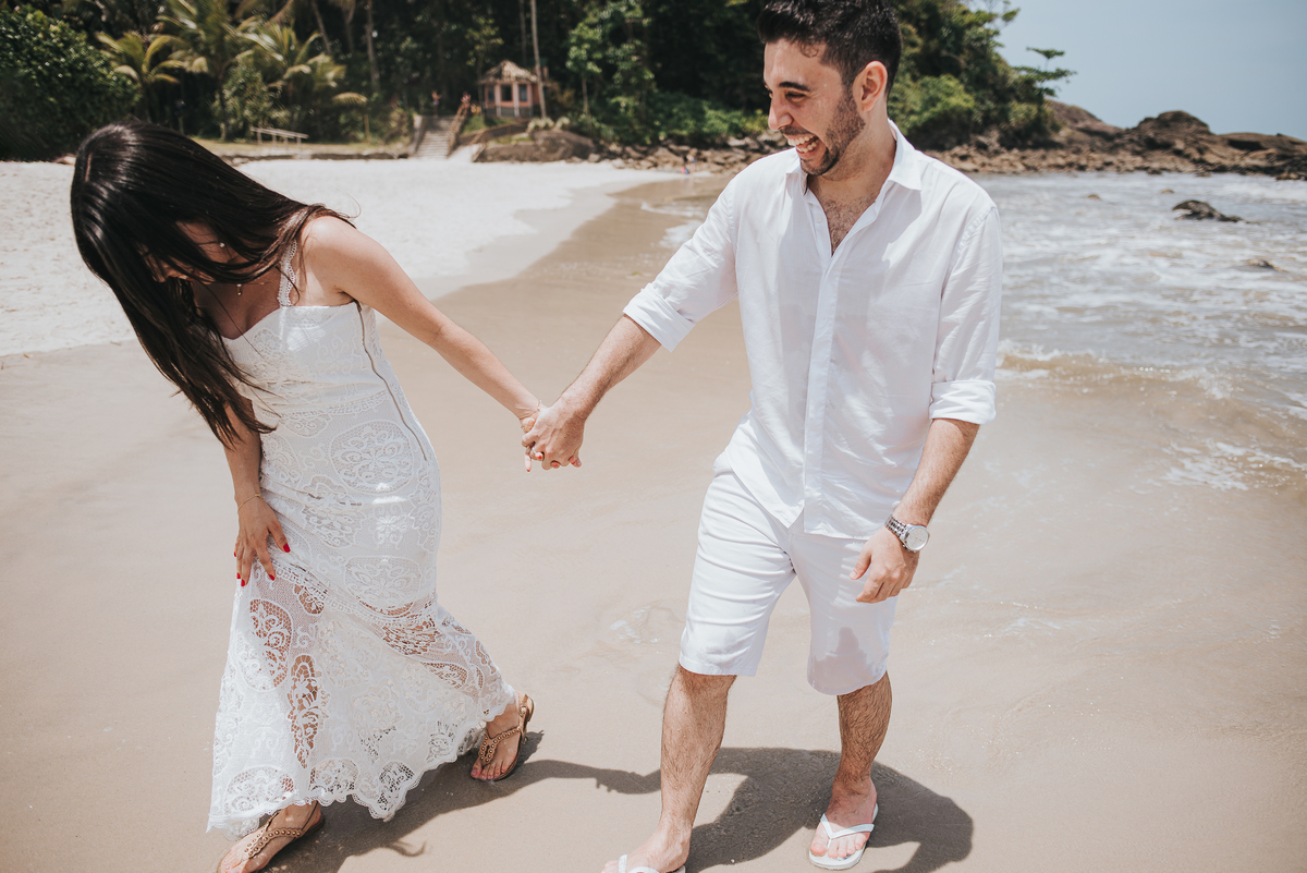 Ensaio de casal, ensaio pré casamento, ensaio de casal na praia, ensaio na praia, inspiração para ensaio pre casamento, praia, raphael oliveira fotografia, casamentos, inspiração de casamento, raphael oliveira, fotografo de casamento em são paulo.