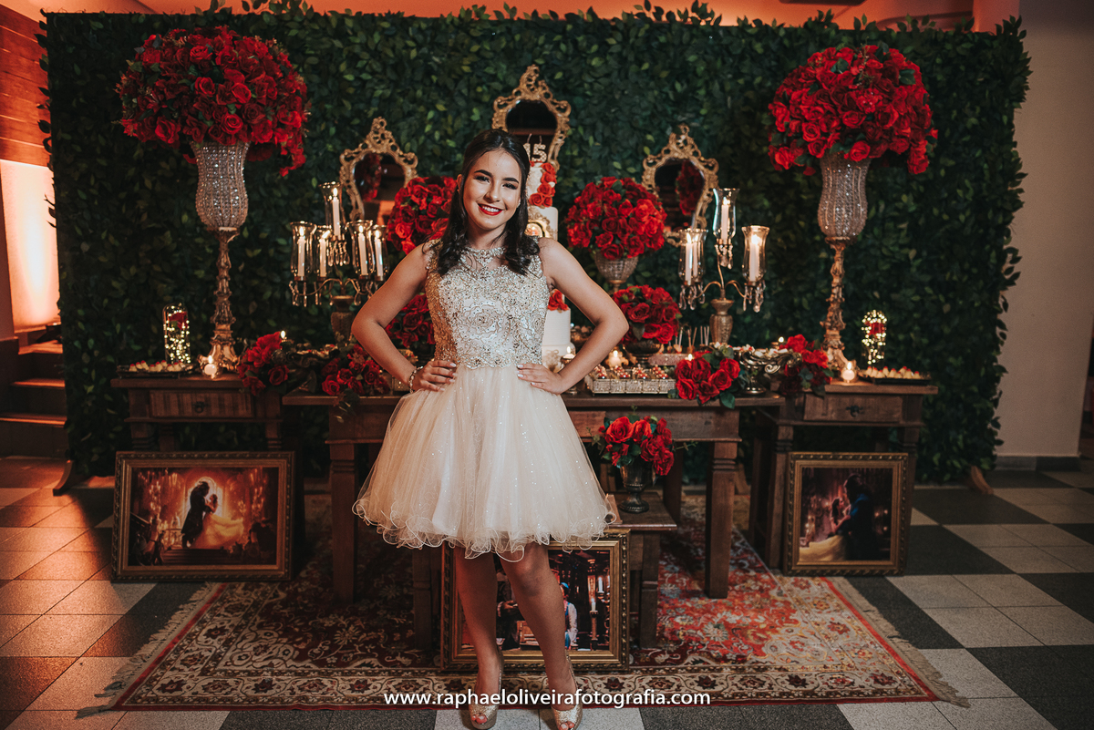 Ensaio de debutante, debutante, festa de 15 anos, festa de debutante, ensaio feminino, ensaio de 15 anos, decoração temática, bela e a fera, menina, 15 anos, making of de debutante, fotografo de debutante, raphael oliveira fotografia