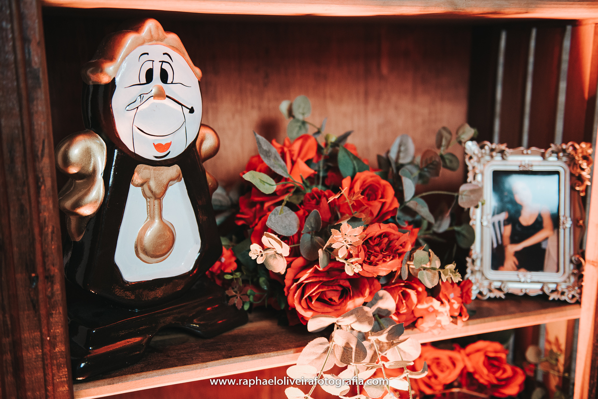 Ensaio de debutante, debutante, festa de 15 anos, festa de debutante, ensaio feminino, ensaio de 15 anos, decoração temática, bela e a fera, menina, 15 anos, making of de debutante, fotografo de debutante, raphael oliveira fotografia