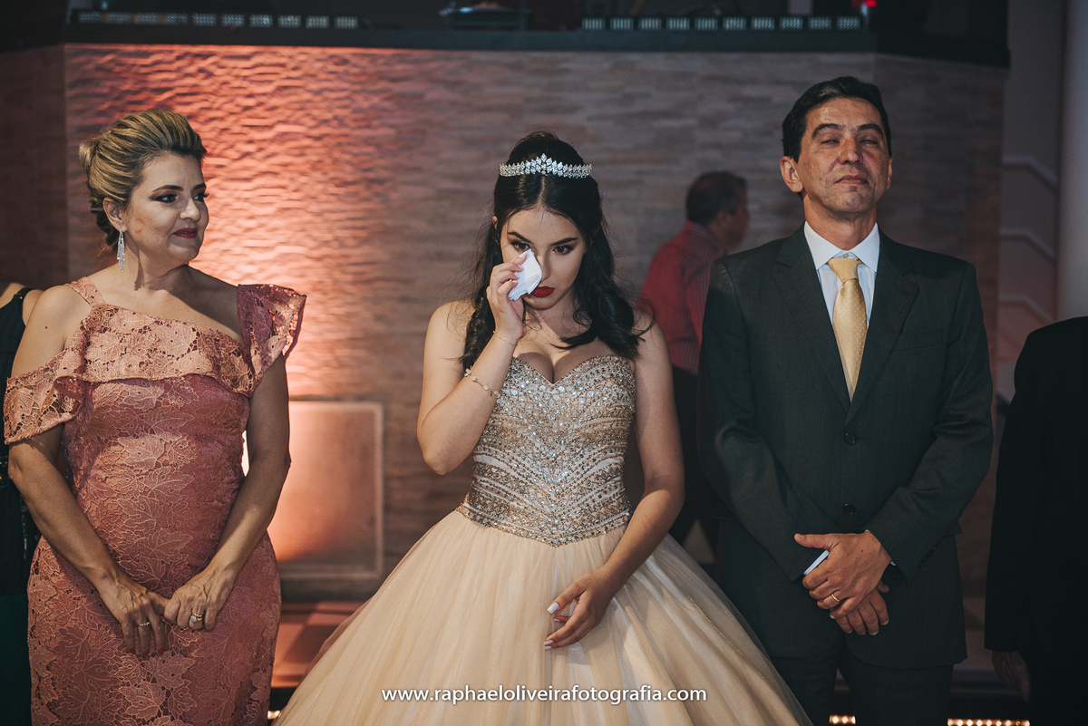 Ensaio de debutante, debutante, festa de 15 anos, festa de debutante, ensaio feminino, ensaio de 15 anos, decoração temática, bela e a fera, menina, 15 anos, making of de debutante, fotografo de debutante, raphael oliveira fotografia