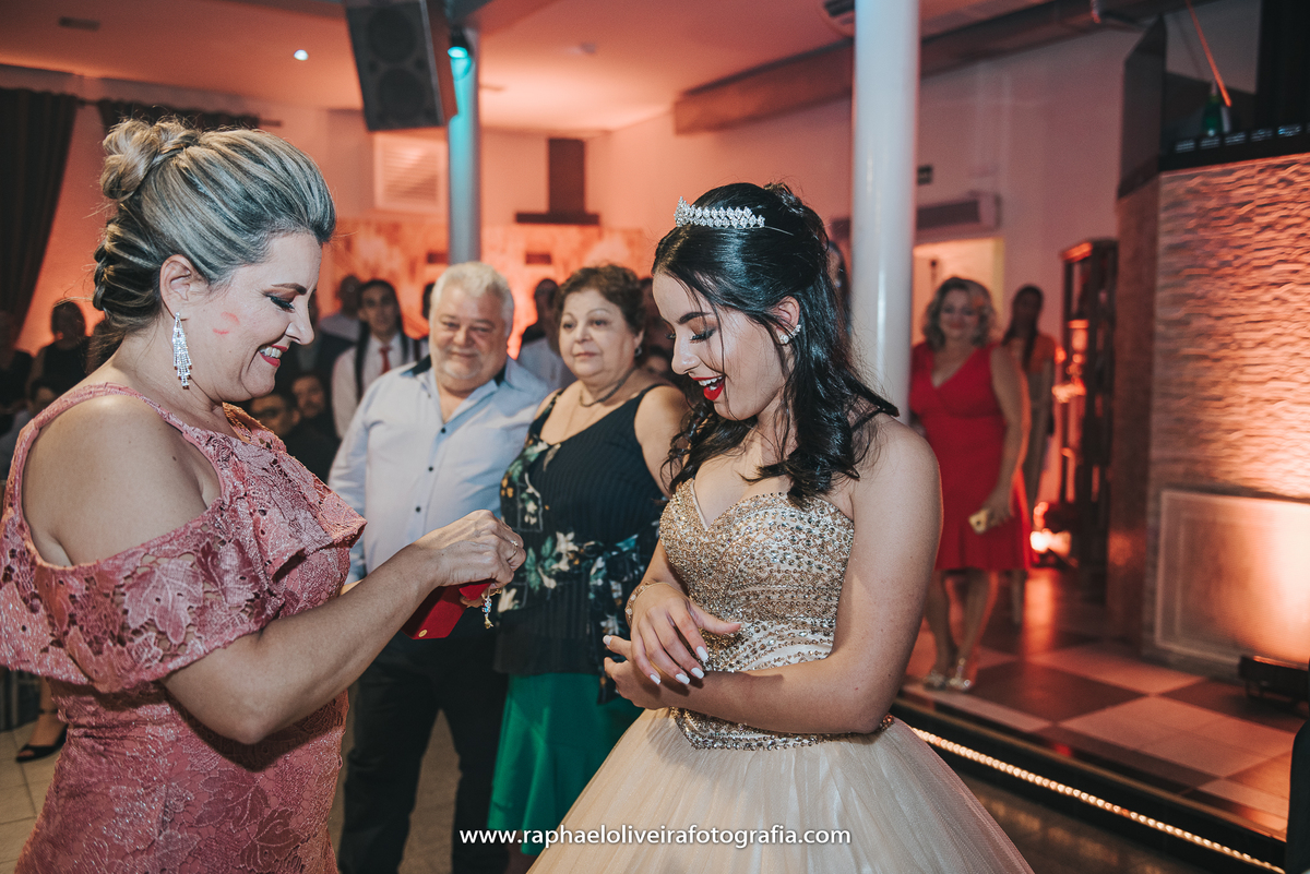 Ensaio de debutante, debutante, festa de 15 anos, festa de debutante, ensaio feminino, ensaio de 15 anos, decoração temática, bela e a fera, menina, 15 anos, making of de debutante, fotografo de debutante, raphael oliveira fotografia