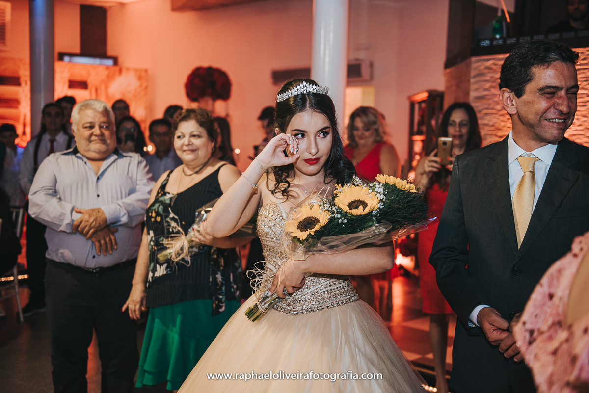 Ensaio de debutante, debutante, festa de 15 anos, festa de debutante, ensaio feminino, ensaio de 15 anos, decoração temática, bela e a fera, menina, 15 anos, making of de debutante, fotografo de debutante, raphael oliveira fotografia