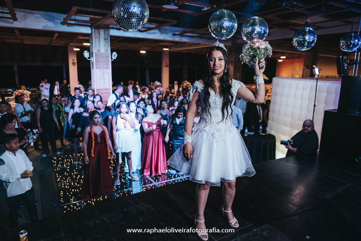Casamento, sapato de noiva, maquiagem de noiva, vestido de noiva, veu de noiva, traje do noivo, noiva, fotografo de casamento, festa de casamento, decoração de casamento, inspiração para casamentos, raphael oliveira fotografia, fotografo de casamento.