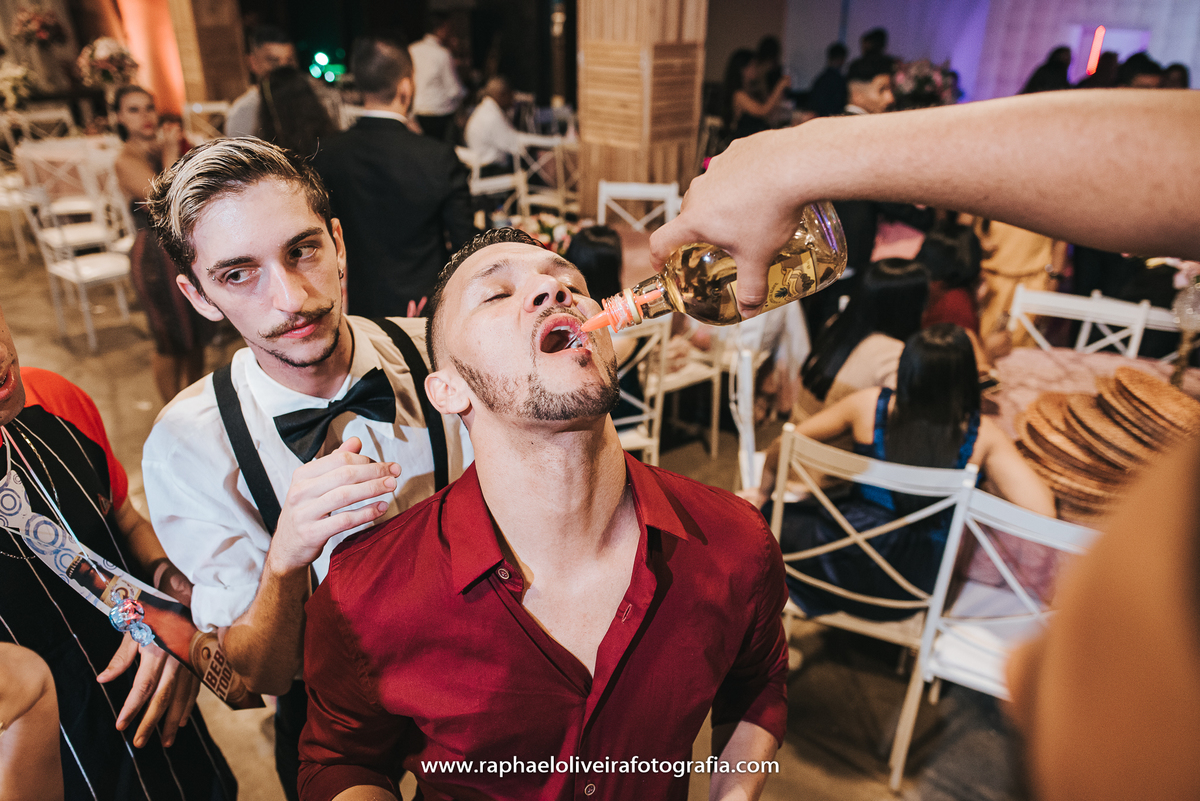Casamento, sapato de noiva, maquiagem de noiva, vestido de noiva, veu de noiva, traje do noivo, noiva, fotografo de casamento, festa de casamento, decoração de casamento, inspiração para casamentos, raphael oliveira fotografia, fotografo de casamento.