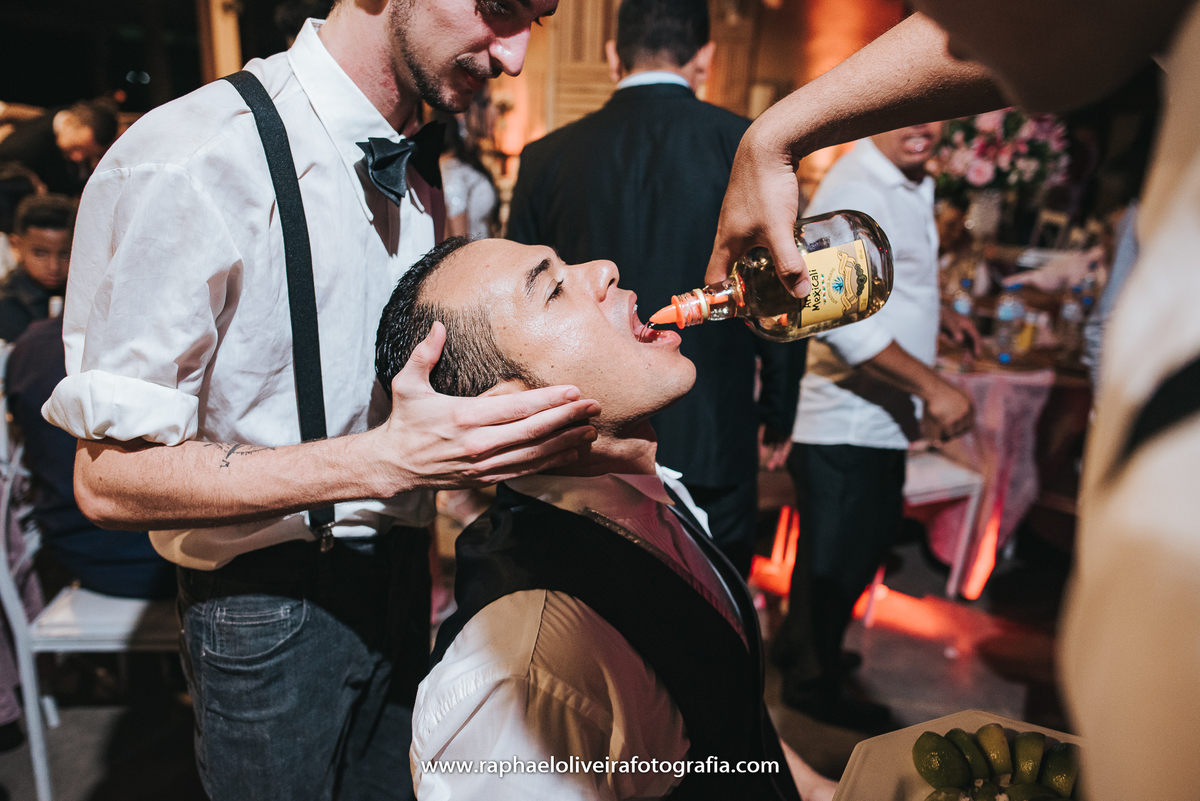 Casamento, sapato de noiva, maquiagem de noiva, vestido de noiva, veu de noiva, traje do noivo, noiva, fotografo de casamento, festa de casamento, decoração de casamento, inspiração para casamentos, raphael oliveira fotografia, fotografo de casamento.
