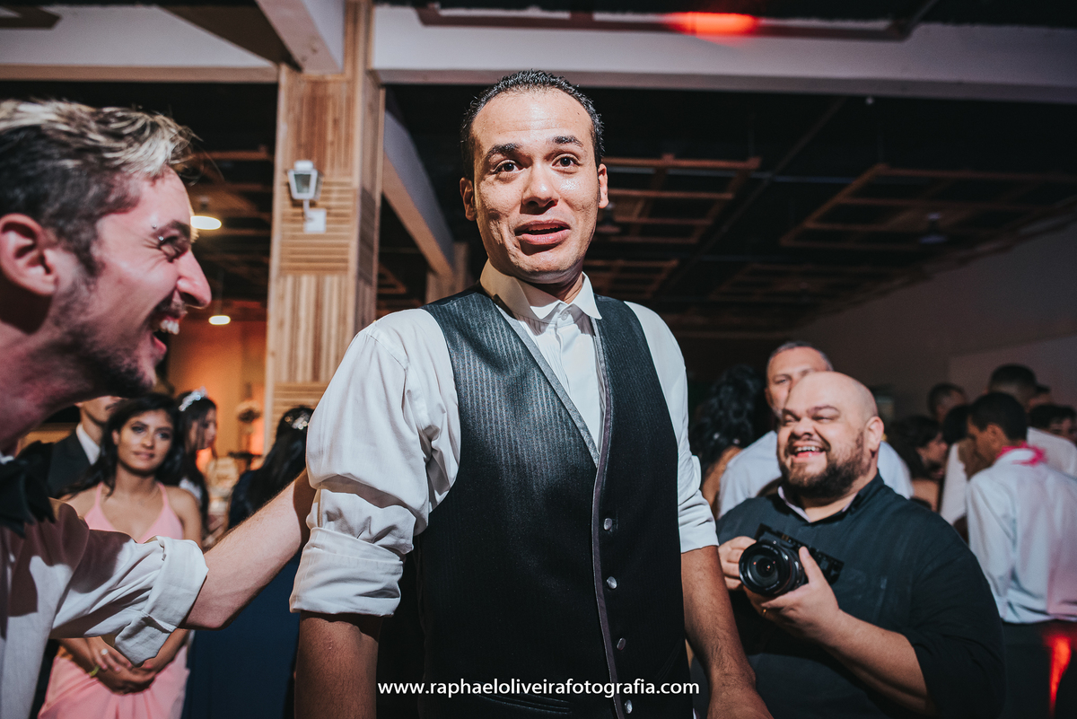 Casamento, sapato de noiva, maquiagem de noiva, vestido de noiva, veu de noiva, traje do noivo, noiva, fotografo de casamento, festa de casamento, decoração de casamento, inspiração para casamentos, raphael oliveira fotografia, fotografo de casamento.