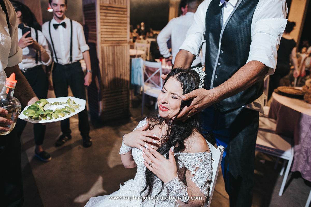 Casamento, sapato de noiva, maquiagem de noiva, vestido de noiva, veu de noiva, traje do noivo, noiva, fotografo de casamento, festa de casamento, decoração de casamento, inspiração para casamentos, raphael oliveira fotografia, fotografo de casamento.