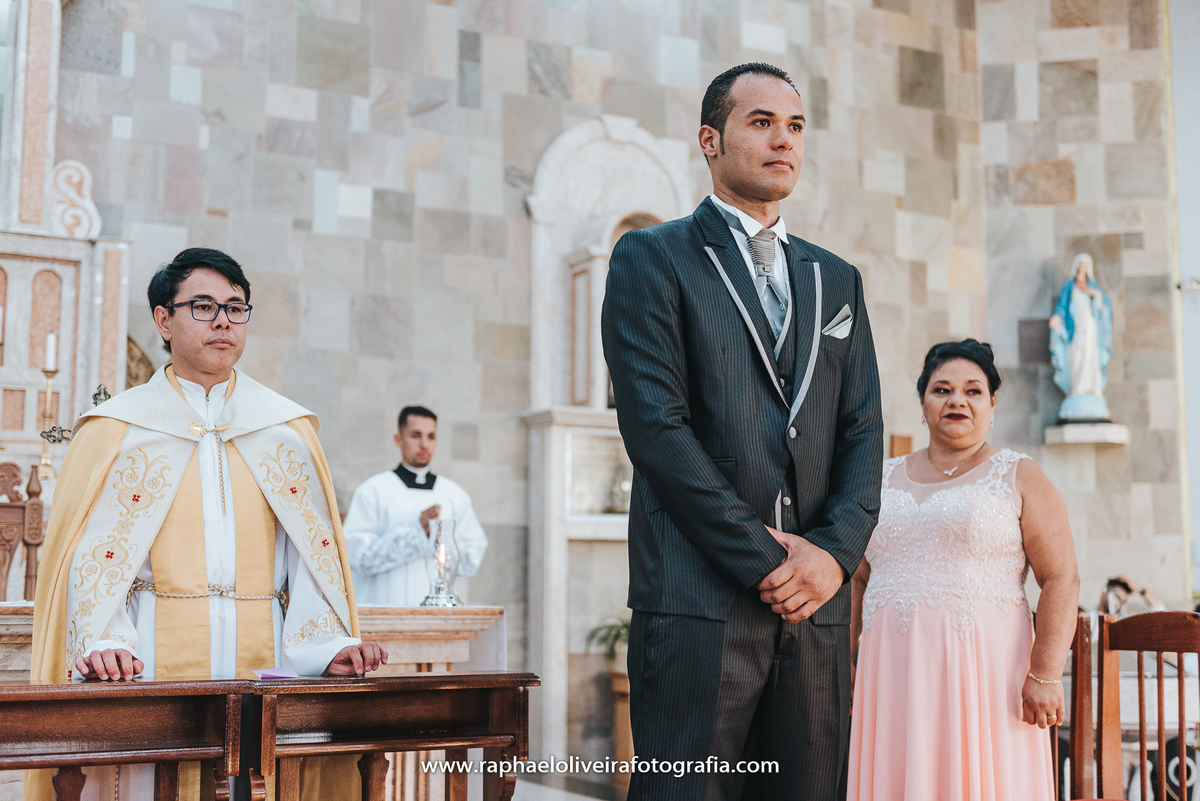 Casamento, sapato de noiva, maquiagem de noiva, vestido de noiva, veu de noiva, traje do noivo, noiva, fotografo de casamento, festa de casamento, decoração de casamento, inspiração para casamentos, raphael oliveira fotografia, fotografo de casamento.