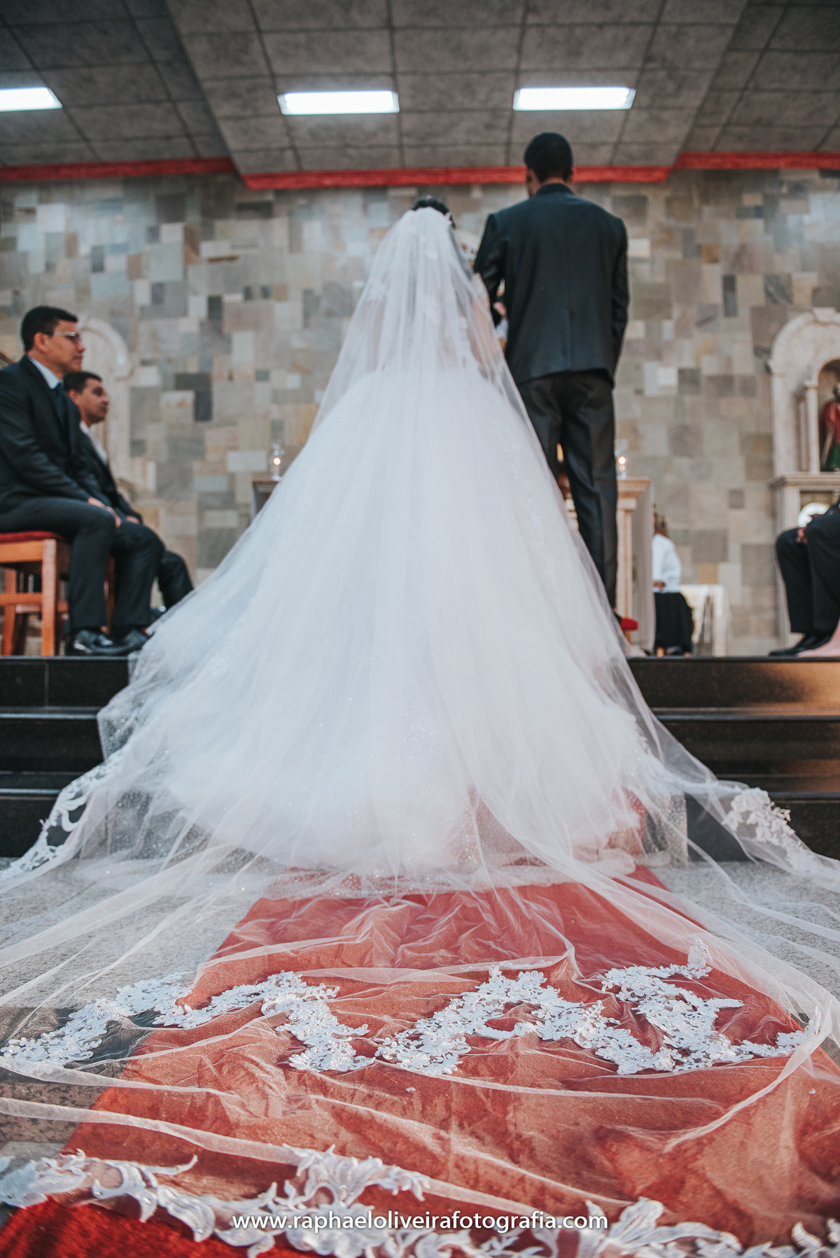 Casamento, sapato de noiva, maquiagem de noiva, vestido de noiva, veu de noiva, traje do noivo, noiva, fotografo de casamento, festa de casamento, decoração de casamento, inspiração para casamentos, raphael oliveira fotografia, fotografo de casamento.
