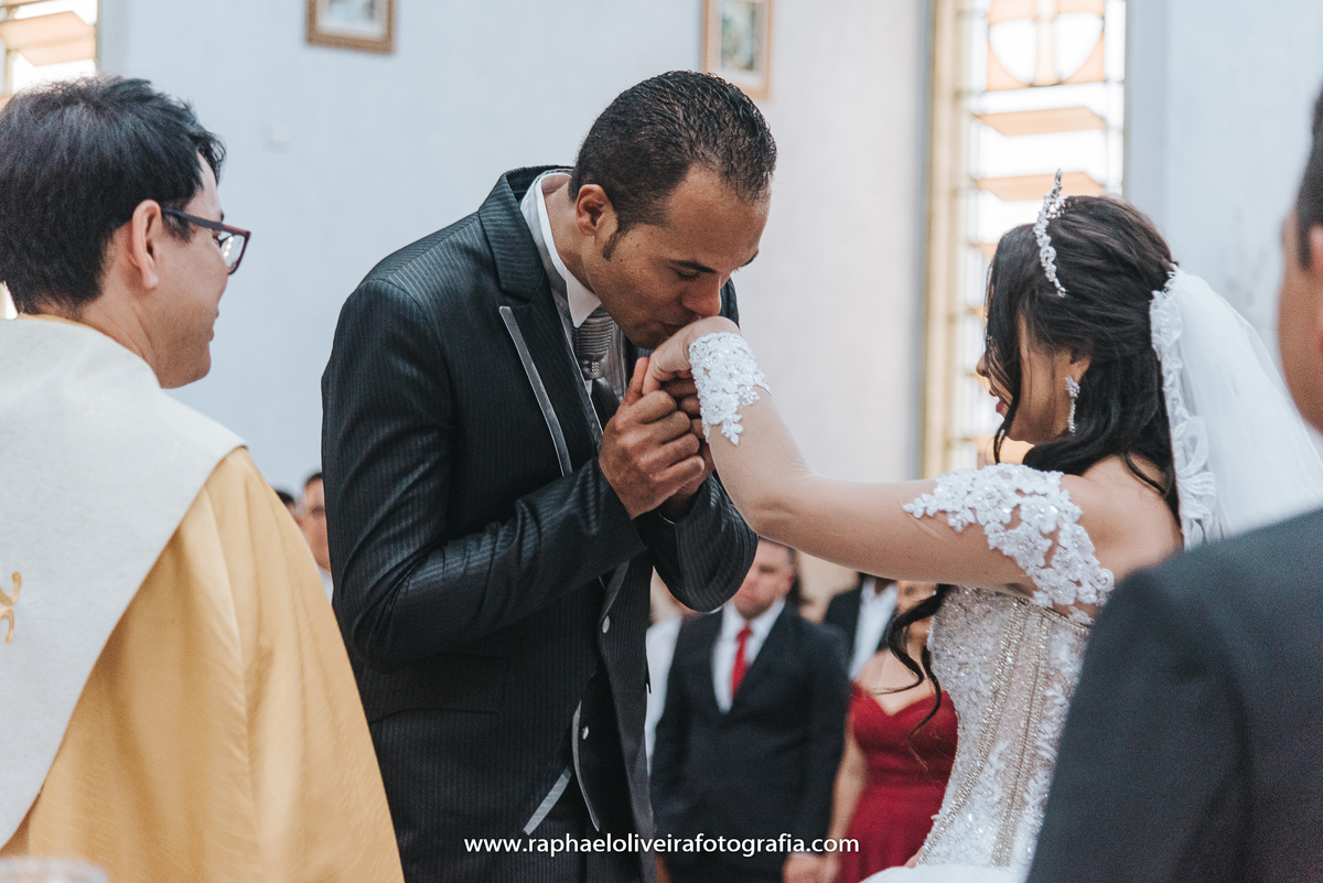 Casamento, sapato de noiva, maquiagem de noiva, vestido de noiva, veu de noiva, traje do noivo, noiva, fotografo de casamento, festa de casamento, decoração de casamento, inspiração para casamentos, raphael oliveira fotografia, fotografo de casamento.