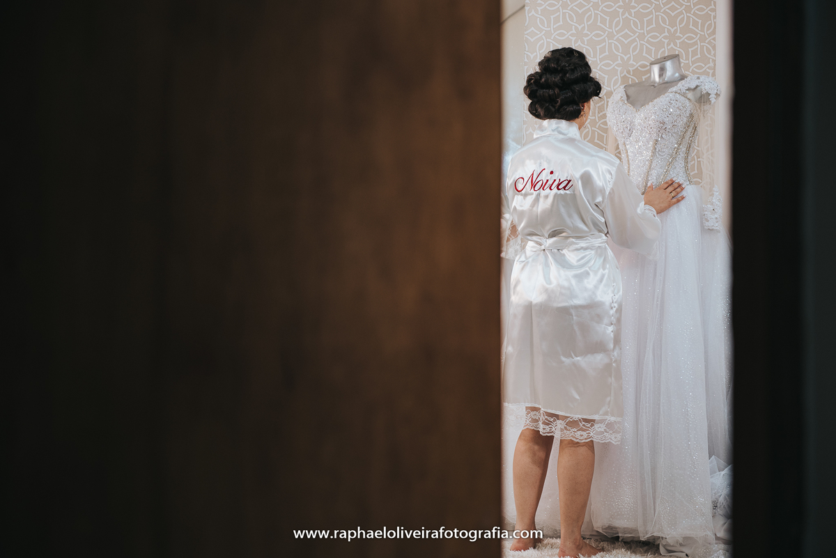 Casamento, sapato de noiva, maquiagem de noiva, vestido de noiva, veu de noiva, traje do noivo, noiva, fotografo de casamento, festa de casamento, decoração de casamento, inspiração para casamentos, raphael oliveira fotografia, fotografo de casamento.