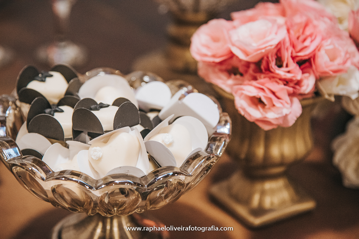 Casamento, sapato de noiva, maquiagem de noiva, vestido de noiva, veu de noiva, traje do noivo, noiva, fotografo de casamento, festa de casamento, decoração de casamento, inspiração para casamentos, raphael oliveira fotografia, fotografo de casamento.