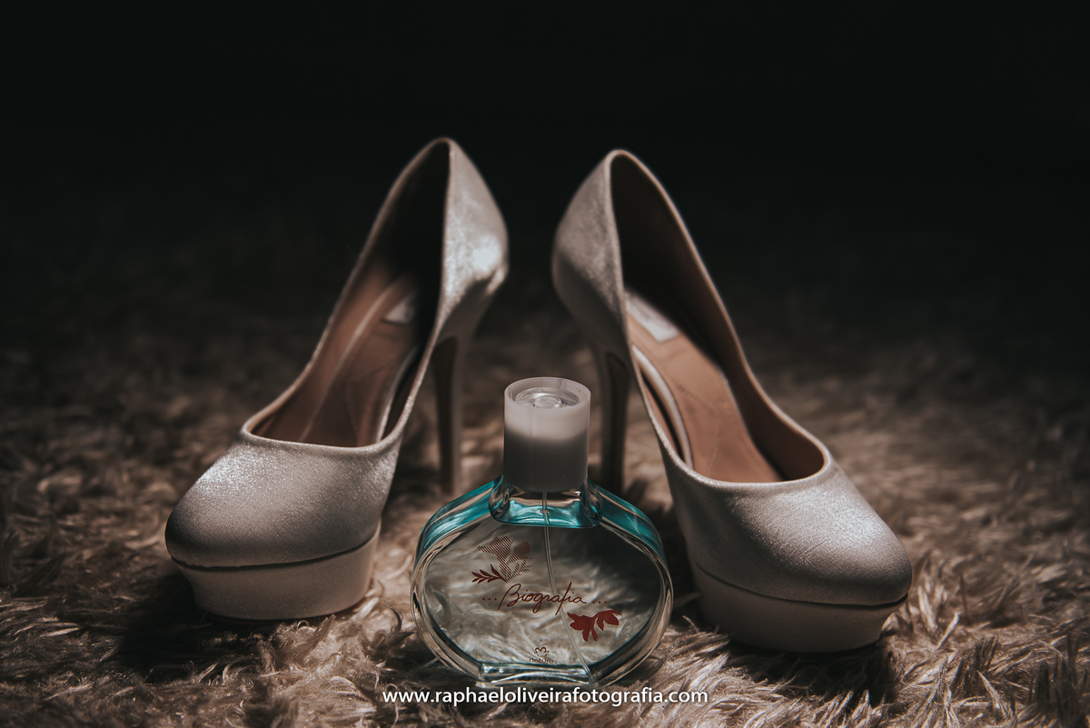 Casamento, sapato de noiva, maquiagem de noiva, vestido de noiva, veu de noiva, traje do noivo, noiva, fotografo de casamento, festa de casamento, decoração de casamento, inspiração para casamentos, raphael oliveira fotografia, fotografo de casamento.