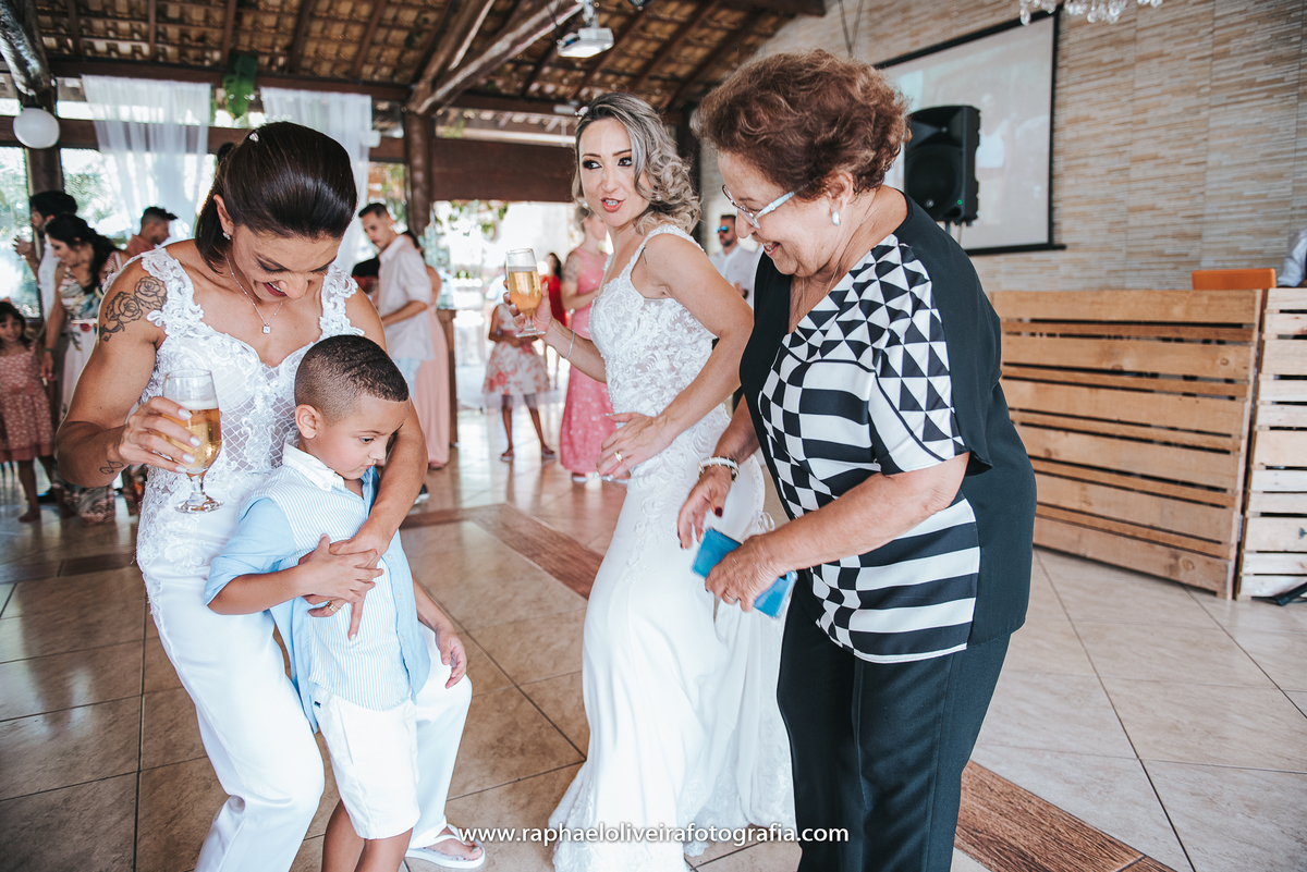 Casamento Sandra e Paty, casamento homoafetivo, casamento gay, casamento lgbt, wedding gay, meninas, casamento de meninas, vestido de noiva, decoração de casamento, ensaio de casal na praia, wedding, raphael oliveira fotografia, raphael oliveira.