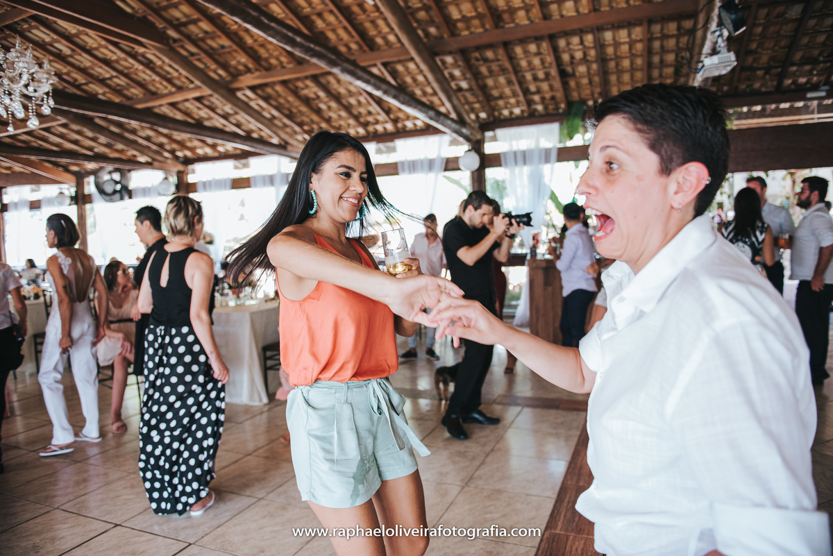 Casamento Sandra e Paty, casamento homoafetivo, casamento gay, casamento lgbt, wedding gay, meninas, casamento de meninas, vestido de noiva, decoração de casamento, ensaio de casal na praia, wedding, raphael oliveira fotografia, raphael oliveira.