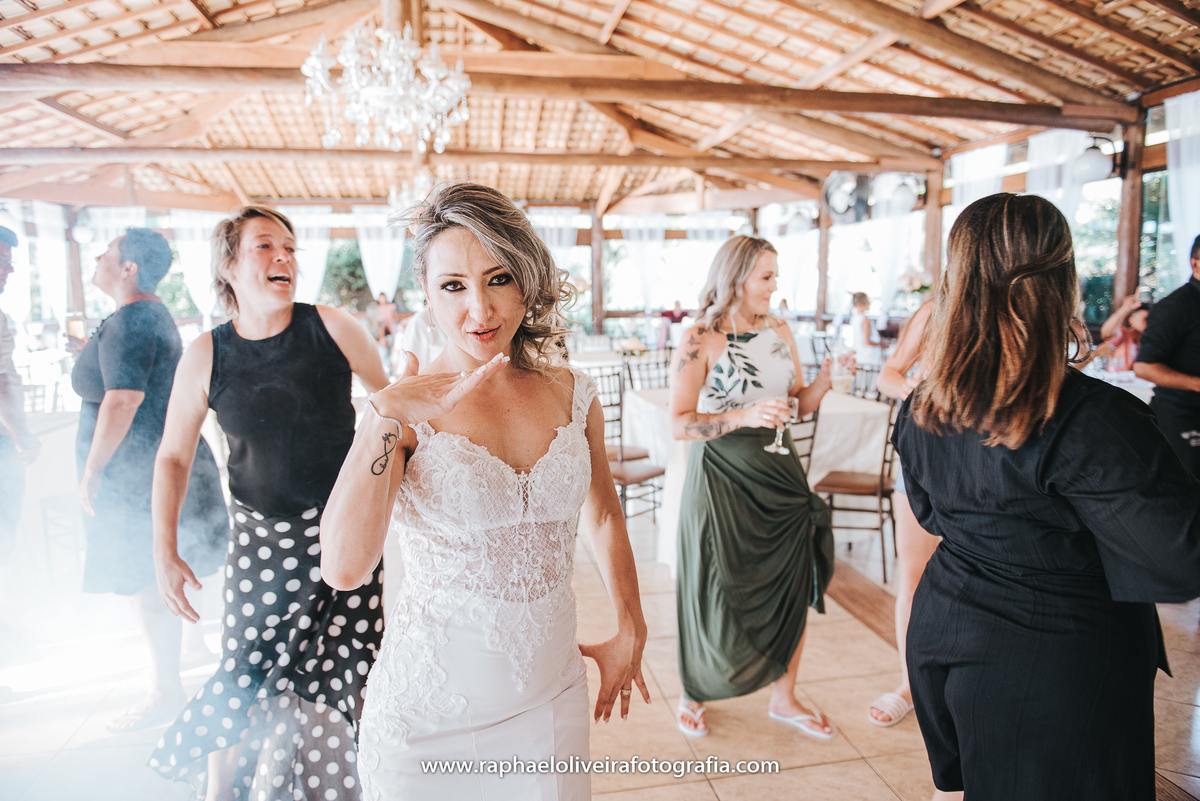 Casamento Sandra e Paty, casamento homoafetivo, casamento gay, casamento lgbt, wedding gay, meninas, casamento de meninas, vestido de noiva, decoração de casamento, ensaio de casal na praia, wedding, raphael oliveira fotografia, raphael oliveira.