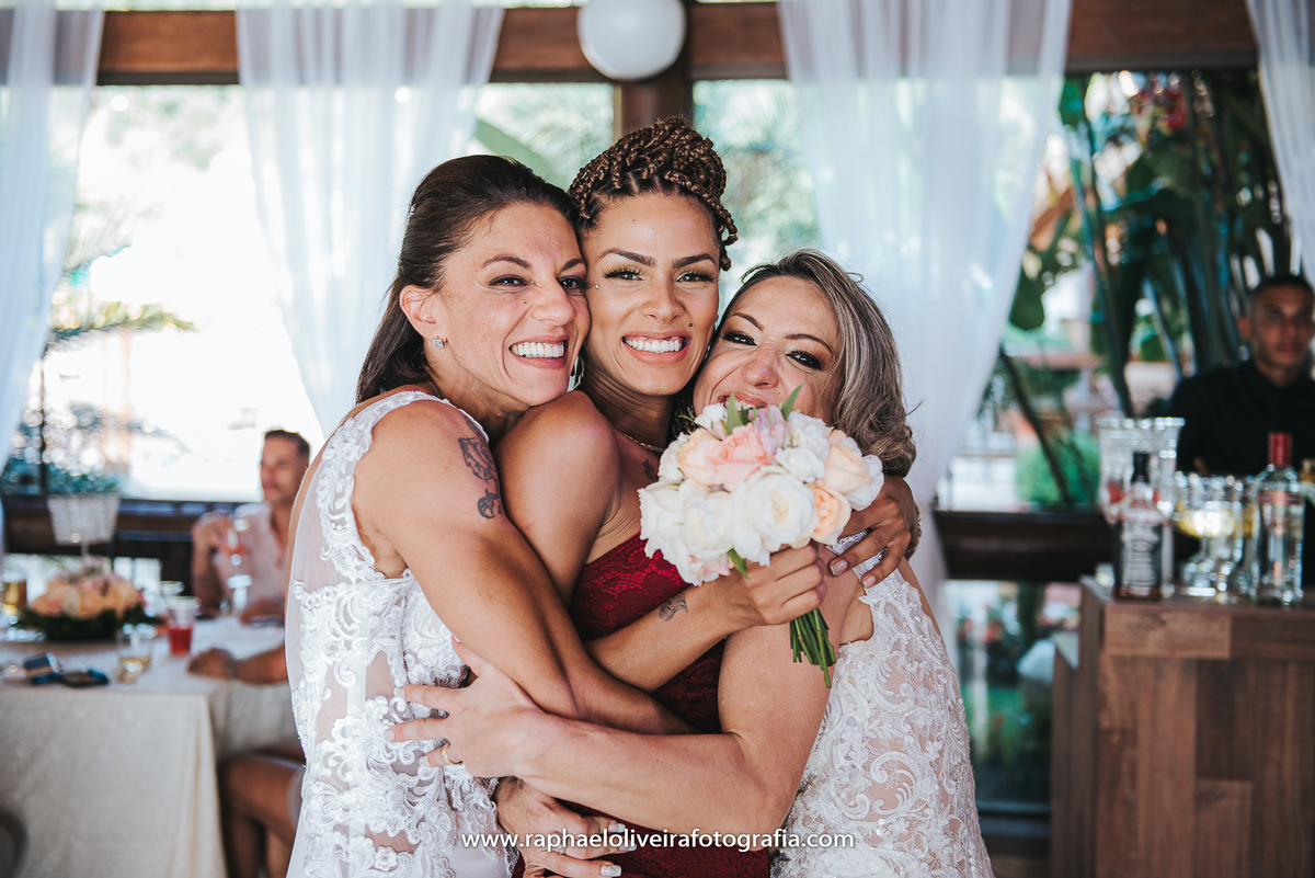 Casamento Sandra e Paty, casamento homoafetivo, casamento gay, casamento lgbt, wedding gay, meninas, casamento de meninas, vestido de noiva, decoração de casamento, ensaio de casal na praia, wedding, raphael oliveira fotografia, raphael oliveira.