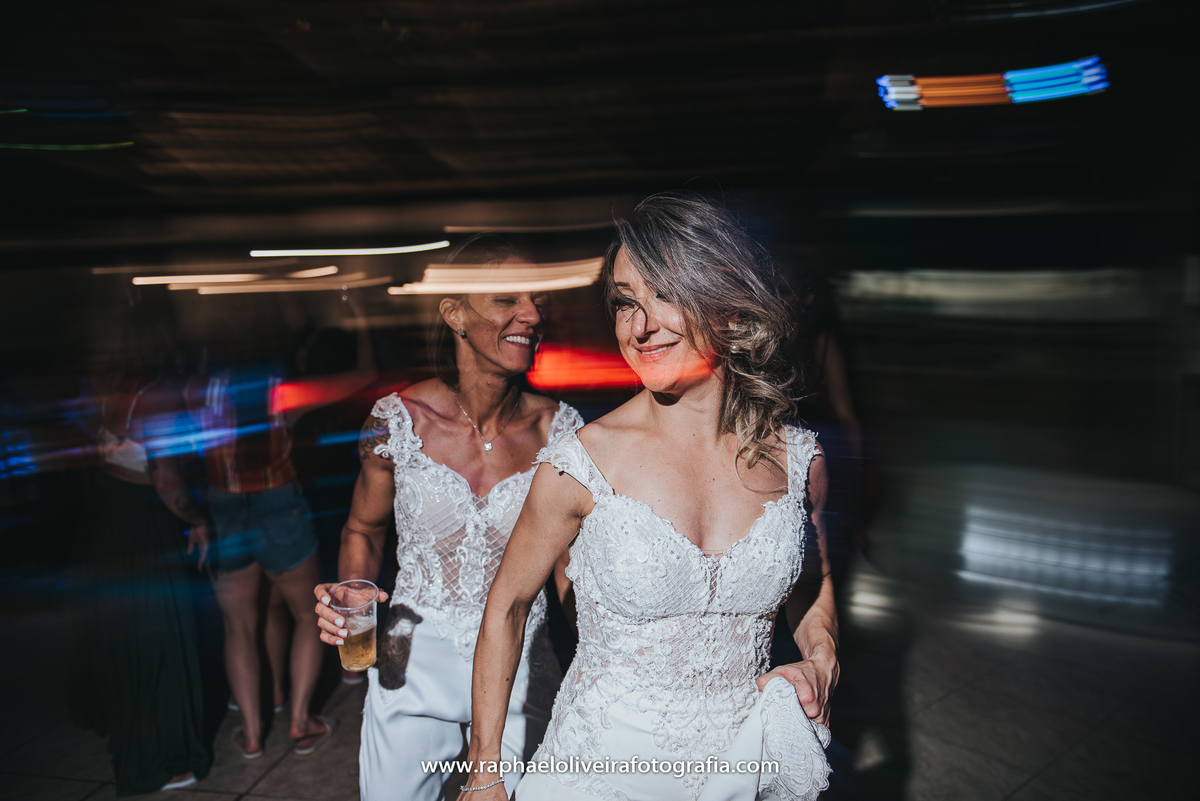 Casamento Sandra e Paty, casamento homoafetivo, casamento gay, casamento lgbt, wedding gay, meninas, casamento de meninas, vestido de noiva, decoração de casamento, ensaio de casal na praia, wedding, raphael oliveira fotografia, raphael oliveira.