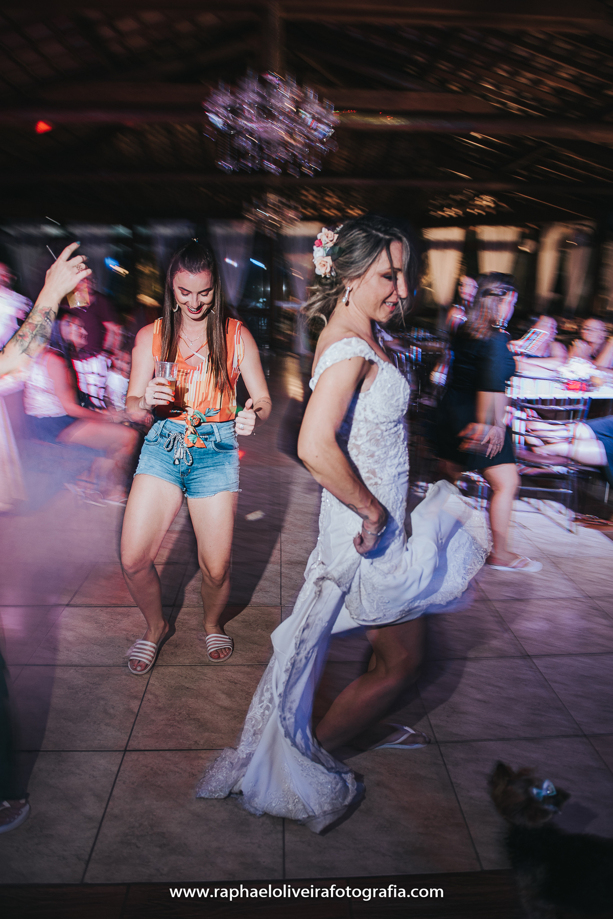 Casamento Sandra e Paty, casamento homoafetivo, casamento gay, casamento lgbt, wedding gay, meninas, casamento de meninas, vestido de noiva, decoração de casamento, ensaio de casal na praia, wedding, raphael oliveira fotografia, raphael oliveira.