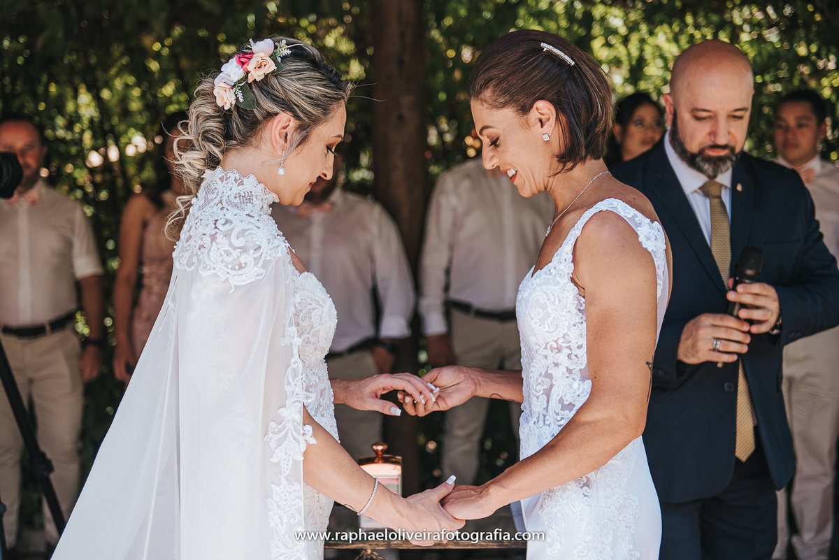 Casamento Sandra e Paty, casamento homoafetivo, casamento gay, casamento lgbt, wedding gay, meninas, casamento de meninas, vestido de noiva, decoração de casamento, ensaio de casal na praia, wedding, raphael oliveira fotografia, raphael oliveira.