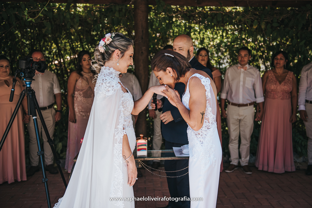 Casamento Sandra e Paty, casamento homoafetivo, casamento gay, casamento lgbt, wedding gay, meninas, casamento de meninas, vestido de noiva, decoração de casamento, ensaio de casal na praia, wedding, raphael oliveira fotografia, raphael oliveira.