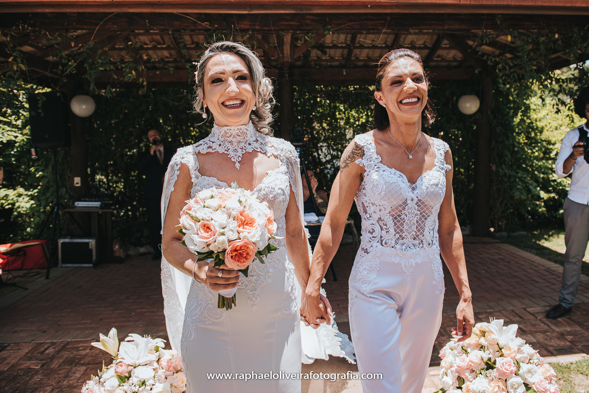Casamento Sandra e Paty, casamento homoafetivo, casamento gay, casamento lgbt, wedding gay, meninas, casamento de meninas, vestido de noiva, decoração de casamento, ensaio de casal na praia, wedding, raphael oliveira fotografia, raphael oliveira.