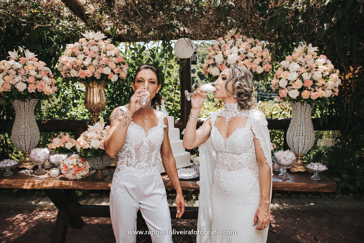 Casamento Sandra e Paty, casamento homoafetivo, casamento gay, casamento lgbt, wedding gay, meninas, casamento de meninas, vestido de noiva, decoração de casamento, ensaio de casal na praia, wedding, raphael oliveira fotografia, raphael oliveira.