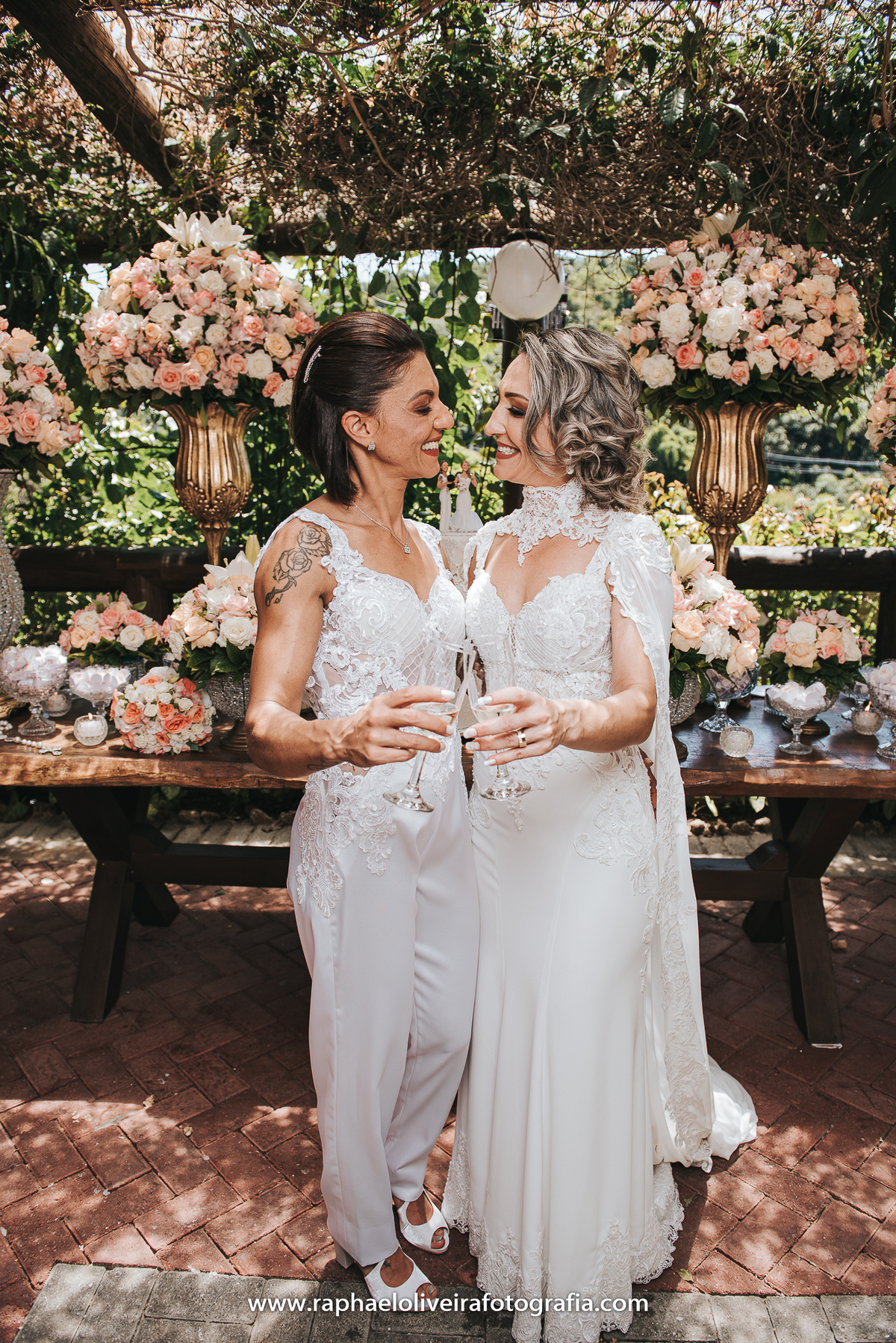 Casamento Sandra e Paty, casamento homoafetivo, casamento gay, casamento lgbt, wedding gay, meninas, casamento de meninas, vestido de noiva, decoração de casamento, ensaio de casal na praia, wedding, raphael oliveira fotografia, raphael oliveira.